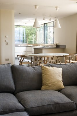 an example of the images created by Leighton Morris